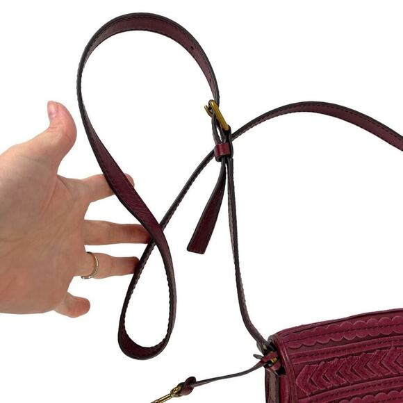 Fossil Emi Red Tassel Leather Saddle Crossbody Bag Color Wine - Picture 5 of 16